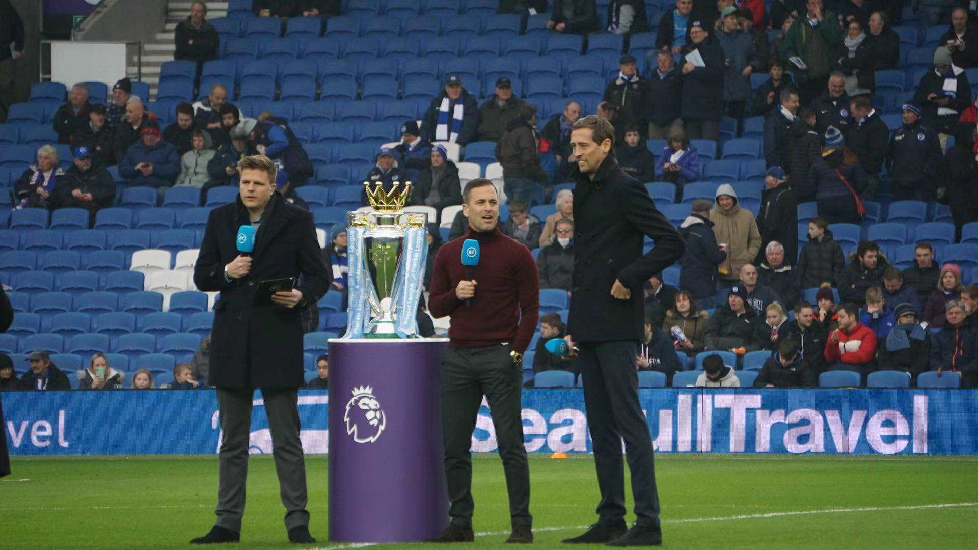 证明了他对 证明了他对